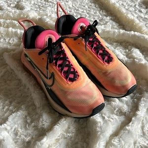 Wmns Air Max 2090 'Neon Highlighter'